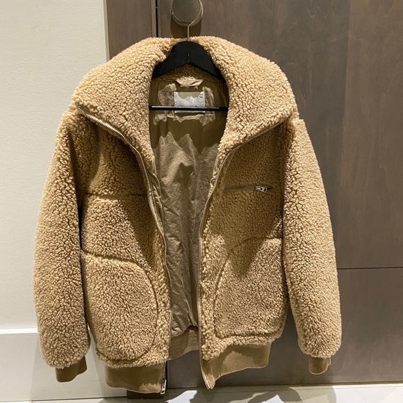 Aritzia coat - Picture 1 of 1